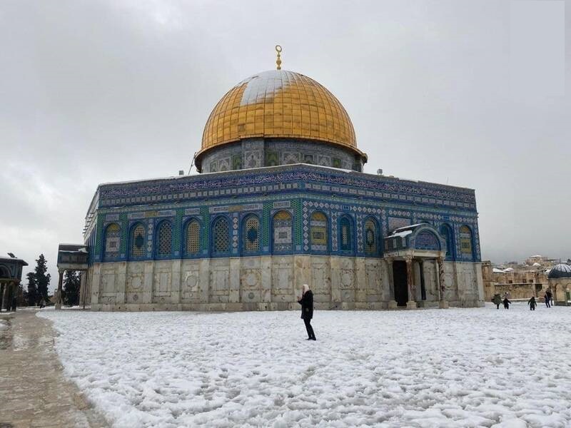 تصاویری دیدنی از بارش برف در مسجد الاقصی