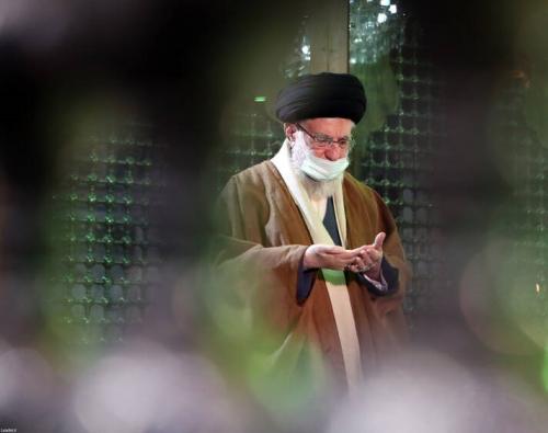 فیلم حضور رهبری در مرقد مطهر امام خمینی