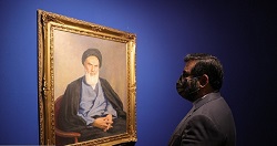 عکس/ نگاه وزیر ارشاد به تمثال امام راحل