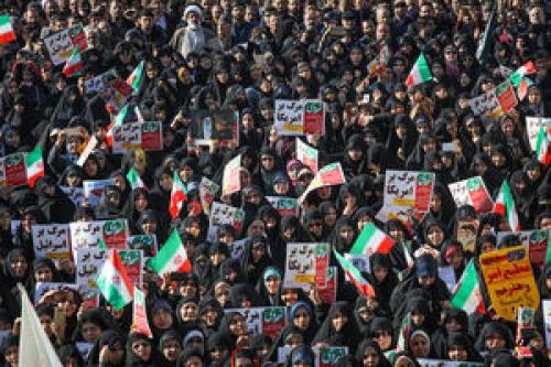   دســتــاوردی  های مهم  شــرڪــت  در  راهپــیــمــایــی 22بهمن  