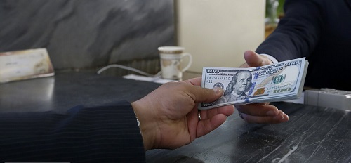 دلار ۲۵ هزار و ۳۳۷ تومان قیمت خورد