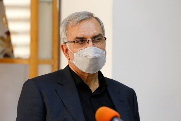  وزیر بهداشت آسترازنکای اهدایی لهستان را بازنکرده پس فرستاد