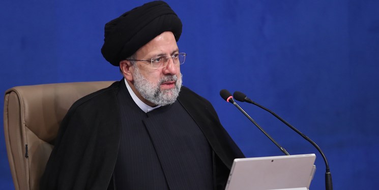 رئیسی: ریشه‌کنی فقر مطلق اولویت دولت است 