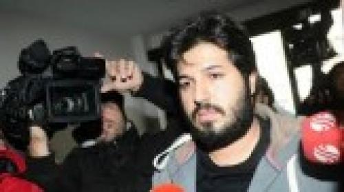 تصاویر داخل تلفن همراه رضا ضراب/ از نگه داشتن آخرین مدل اسلحه‌های طلا تا سفر با زیردریایی 