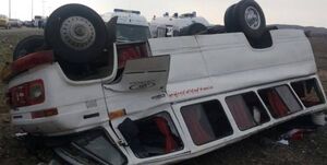  واژگونی مینی‌بوس در جاده سبزوار ۷ نفر را مجروح کرد