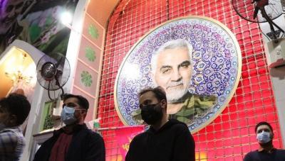 عکس/ فرزندان حاج قاسم در گلزار شهدای کرمان