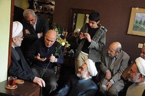  چپ ستادی اصلاحات سخت را کلید زد/ عکس یادگاری چریک پیر با کشمیری در تهران!