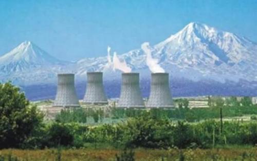 انگلیس هفت نیروگاه هسته‌ای می‌سازد