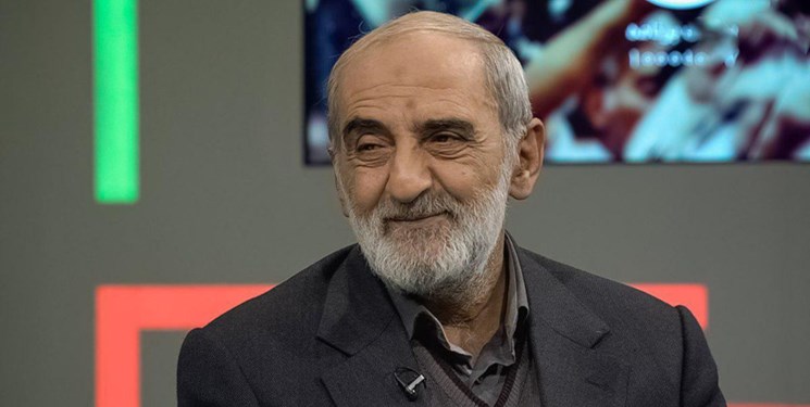  شریعتمداری: حرف مفت زن ها که مفتی حرف نمی‌زنند! 