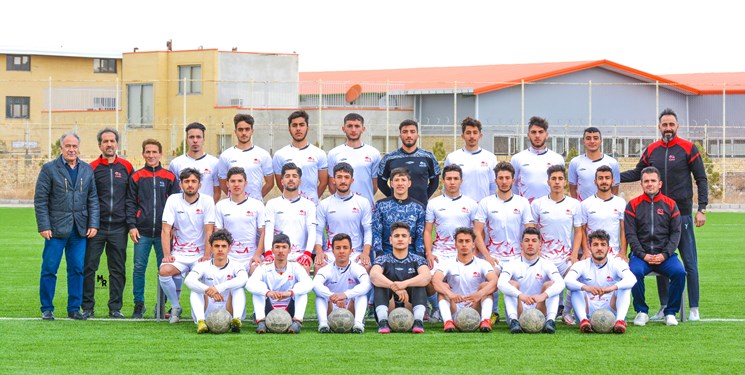 یک گام تا فینال جوانان تراکتور
