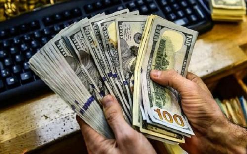  گرانی در بازار کالاهای اساسی/ طلا و دلار در فروردین چقدر رشد کردند؟
