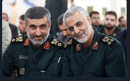  عکس/ سردار حاجی زاده بر سر مزار حاج قاسم