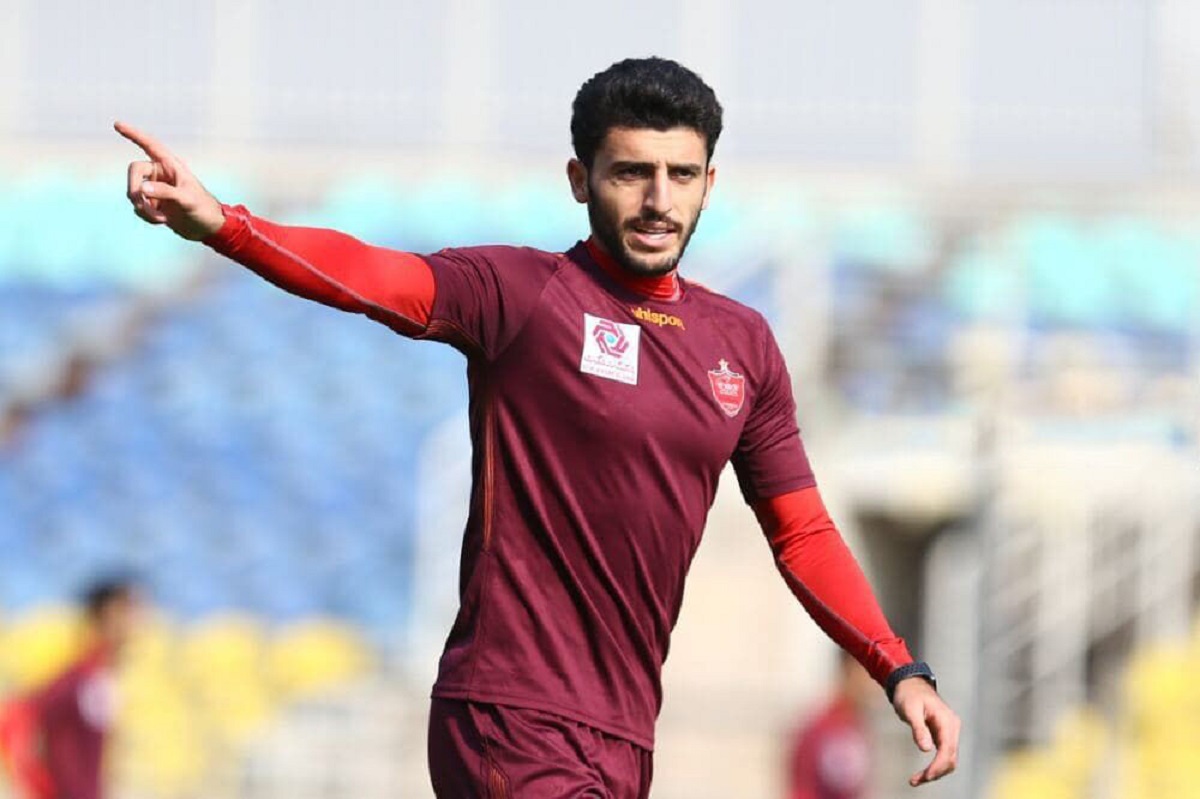  مهاجم پرسپولیس چشم انتظار تصمیم سرمربی