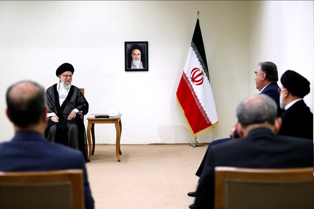  توجه به ظرفیت‌های درونی اسلحه تحریم را از کار می‌اندازد