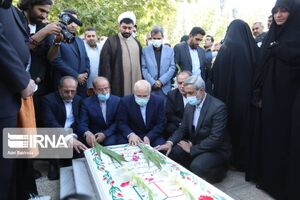 ادای احترام رئیس مجلس به شهدای شهر نهاوند