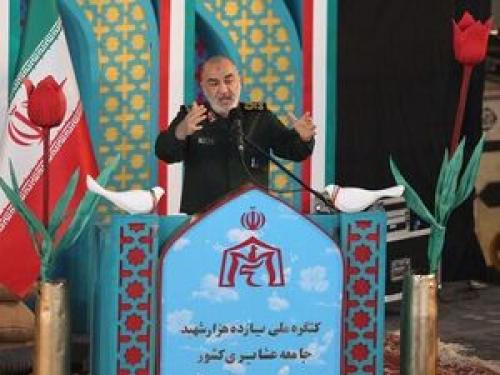  آمریکا دنبال فرار آبرومندانه از بلاد اسلامی است/ آرزوی ما این است که قربانی ملت ایران شویم