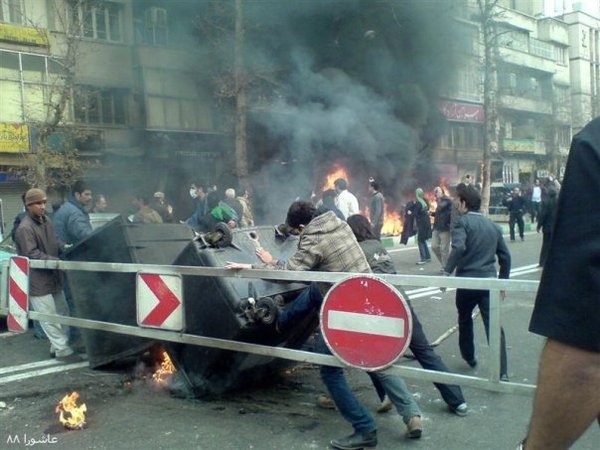 مقایسه تطبیقی انقلاب های مخملی گرجستان ، اوکرین و فتنه 88 ایران/بیست و دوم خرداد سالروز بزرگترین حماسه نظام جمهوری اسلامی