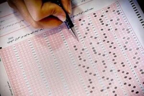 دستگیری باند فروش سوالات کنکور