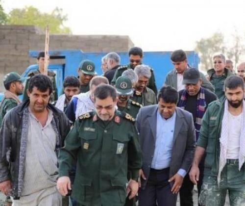  فرمانده نیروی دریایی سپاه از مناطق زلزله زده هرمزگان بازدید کرد