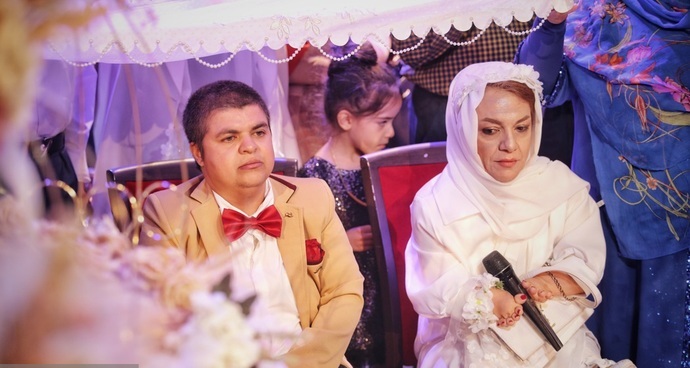 عکس/ عروس و داماد کوتاه قامت