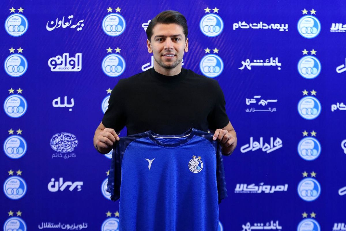 رحمتی بی‌خیال هافبک استقلال نمی‌شود 