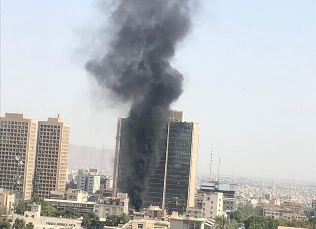  علت مشاهده دود غلیظ در بلوار کشاورز تهران چه بود؟