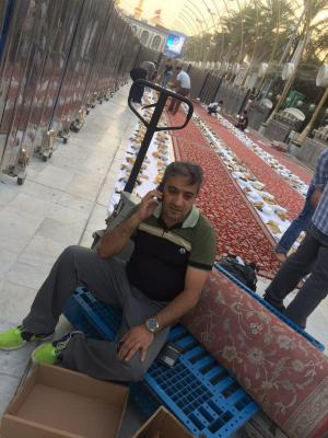 سفره افطار ایرانی در بین الحرمین / سفره افطار با سبک و سنت کشور ایران در بین الحرمین توسط یک خیر ایرانی+ عکس