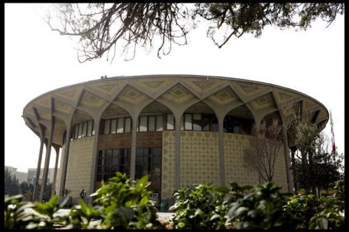 تئاترشهر بازسازی اساسی می‌شود 