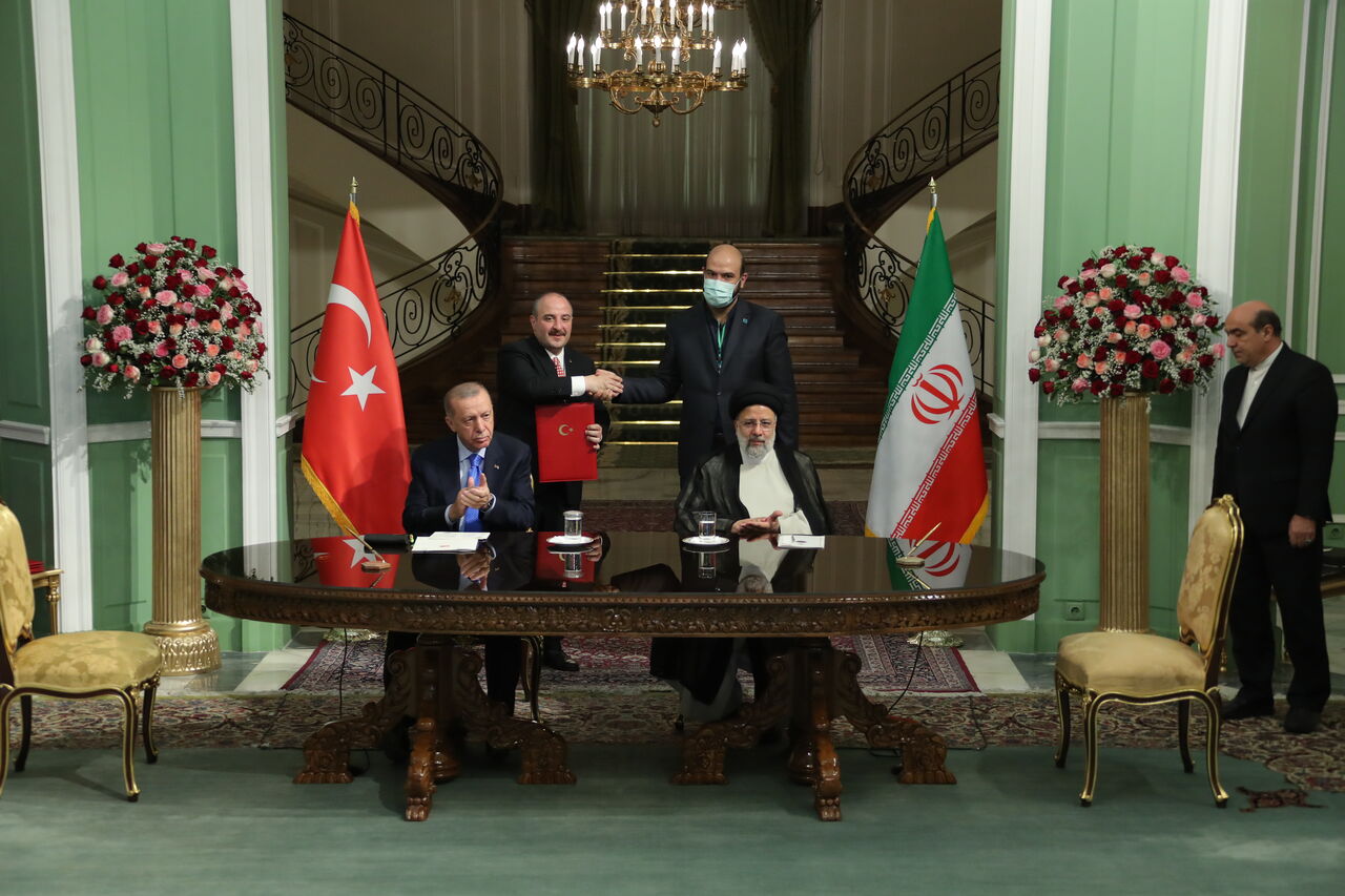  در نشست مشترک با همتای ایرانی؛ رئیس جمهور ترکیه: باید با همبستگی کامل با سازمان‌های تروریستی مقابله کنیم
