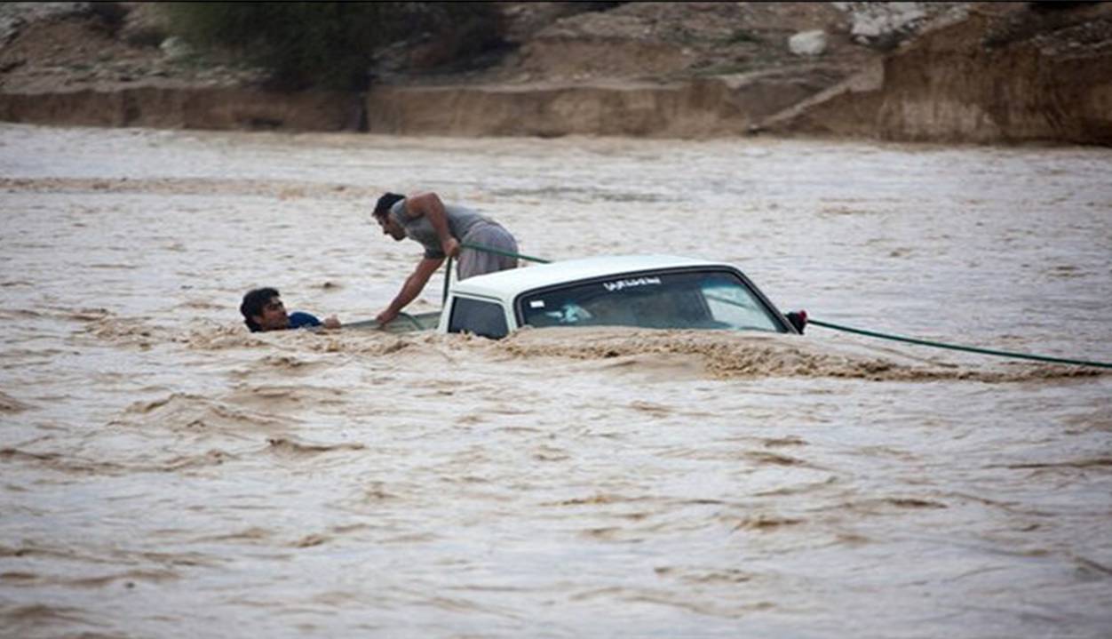  فیلم/ وقوع سیل مرگبار در استهبان