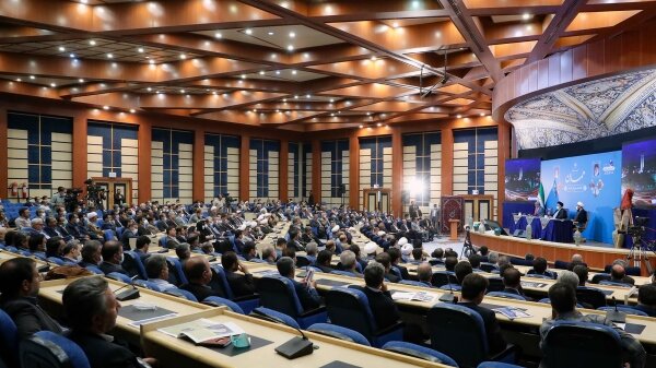  با گذشت ۴۳ سال از پیروزی انقلاب دیگر فرصت آزمون و خطا نداریم
