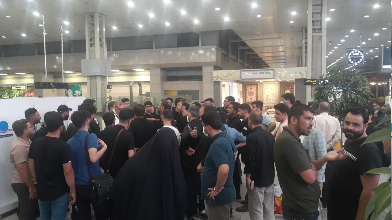 ۱۲ ساعت تاخیر در پرواز شرکت آتا به نجف