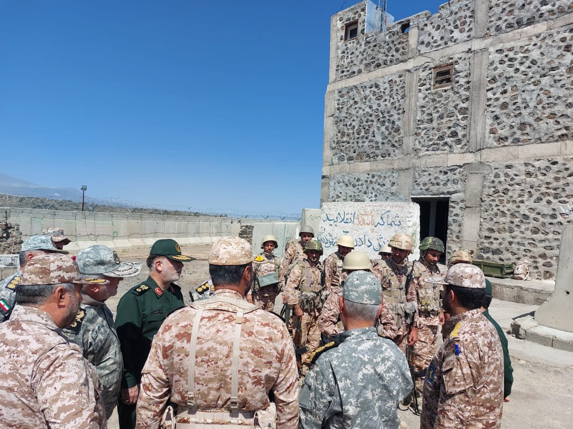 بازدید سردار نیلفروشان معاون عملیات کل سپاه از مناطق عملیاتی شمال‌غرب