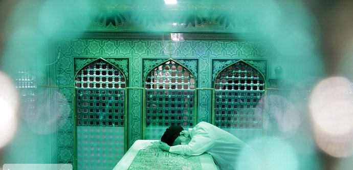 غبارروبی مضجع مطهر رضوی با حضور رهبر انقلاب 