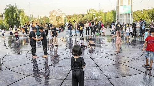 عکس/ بازی کودکان در آب و آتش