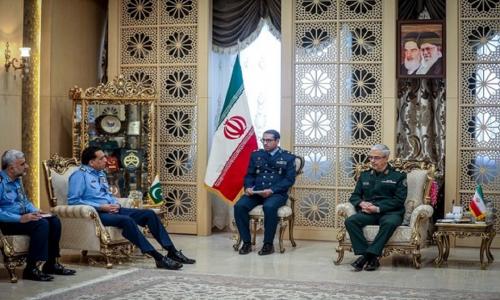 دیدار و گفت‌و‌گو سرلشکر باقری با ظهیر احمد