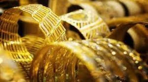  قیمت طلای جهانی اندکی بالا رفت؛ اما دلار در اوج ماند