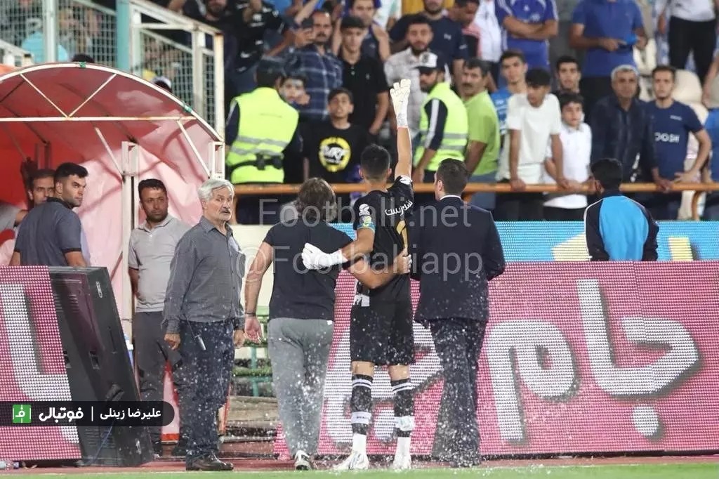  حمله استقلالی‌ها به ساپینتو با بطری آب