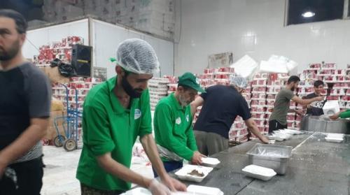 پخت روزانه ۲۰۰۰ پرس غذای گرم در کرمانشاه در پی بازگشت زوار