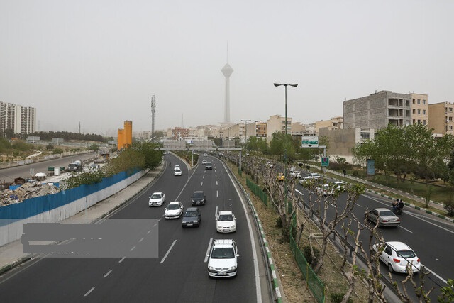  خیزش گرد و خاک در جنوب و غرب تهران/ رگبار در شمال استان