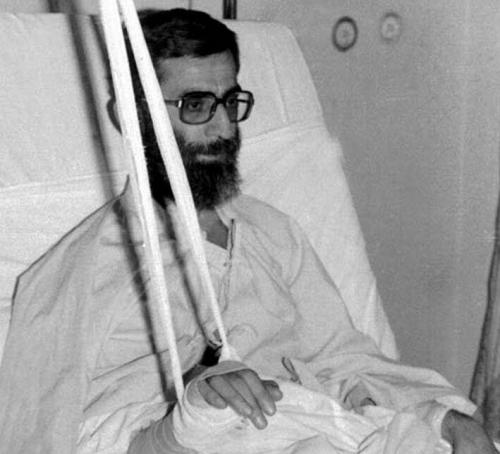 ششم تیرماه سالروز ترور نافرجام رهبر معظم انقلاب / عامل ترور آیت الله خامنه ای / دوران نقاهت مقام معظم رهبری پس از ترور +تصاویر 