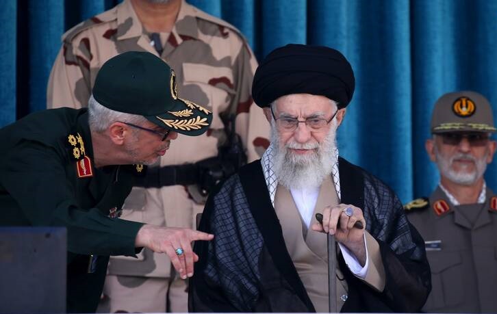 حضور رهبر انقلاب در دانشگاه افسری امام حسن(ع)