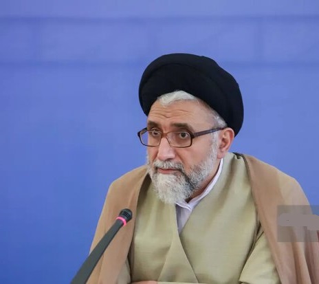حجت‌الاسلام خطیب روز فراجا را به سردار اشتری تبریک گفت