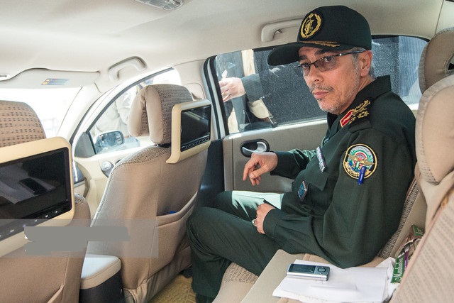  گفت‌وگوی سرلشکر باقری با وزیر دفاع آذربایجان