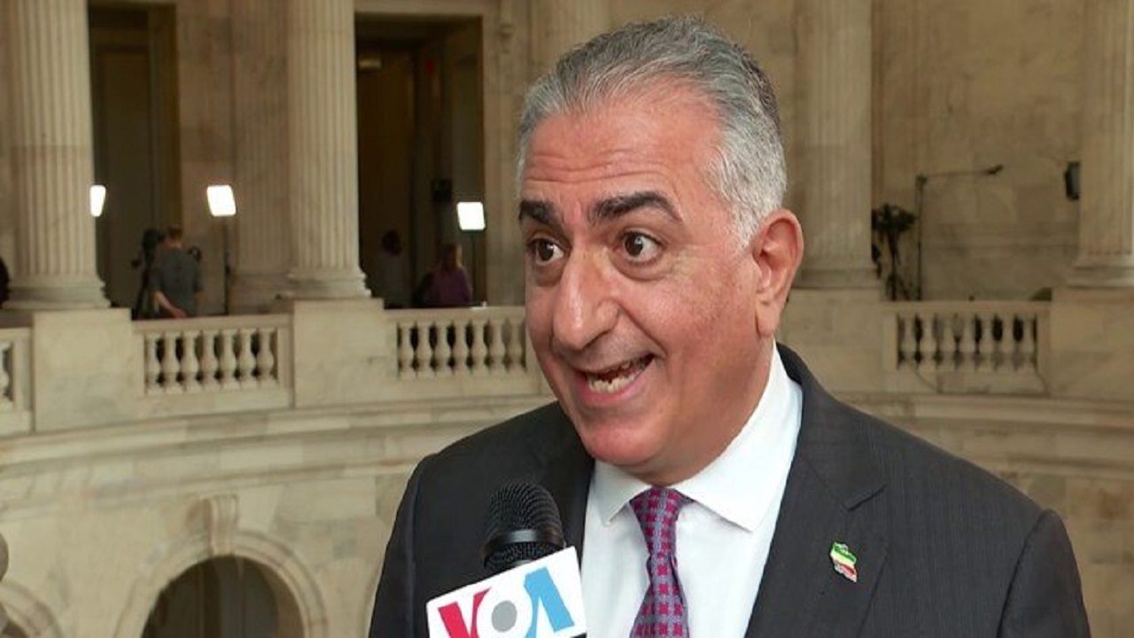 رضا پهلوی مایه تمسخر همه شد