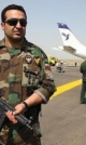 «شیء مشکوک» پرواز تهران مشهد را به تاخیر انداخت/ انتقال هواپیما به بیرون محوطه 