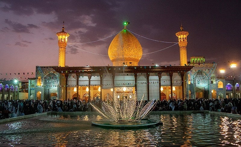  فیلم/ پاکسازی محوطه حرم شاهچراغ (ع)