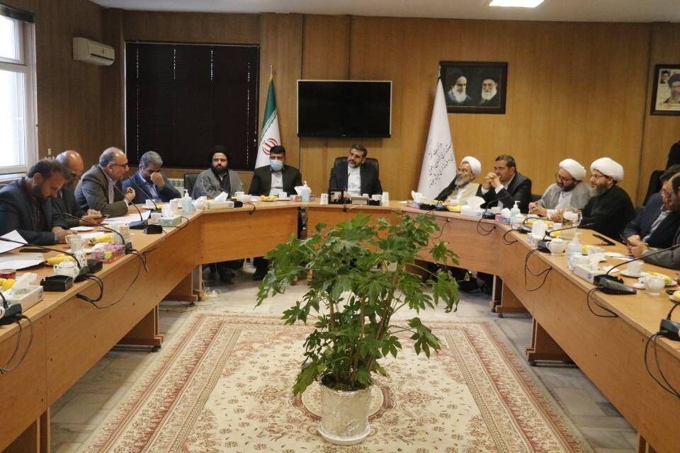  هدف دشمن، زدن ریشه‌های انقلاب است