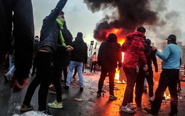 اساتیدو بزرگان دانشگاه: مماشات کافی است/ دانشگاه را به ریل اصلی خود بازگردانید