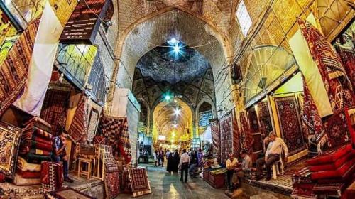بازار وکیل شیراز طعمه حریق شد